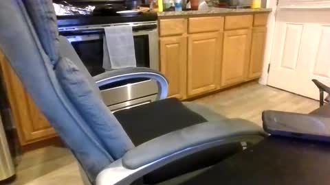 Iwantu2feelme online show from April 19, 3:06 am