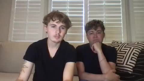 Roommates online show from April 13, 9:15 pm