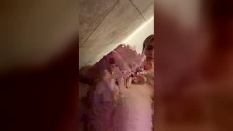 _frosty_69 online show from May 6, 4:35 am