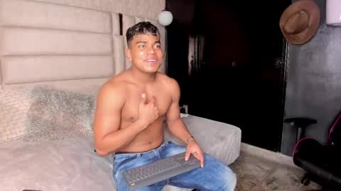 _sammy_ice online show from March 2, 10:34 pm