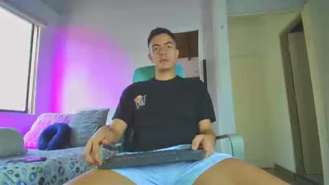 Liam  modelo independiente online show from March 20, 3:27 pm