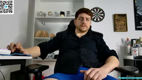 Aaron  online show from May 19, 5:24 am