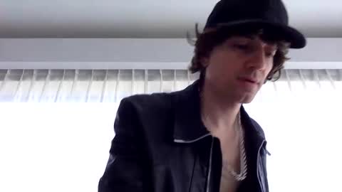 Aaron White online show from December 22, 2:27 pm