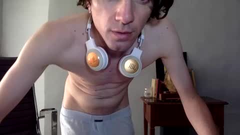 Aaron White online show from February 5, 10:33 pm