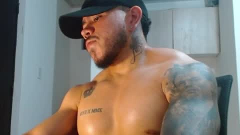 adam shilder7 online show from May 24, 3:01 am