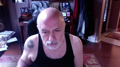 add_me_2 online show from April 14, 1:22 pm