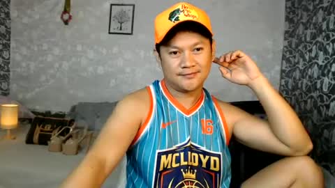 adorableasianboy online show from June 26, 7:55 am