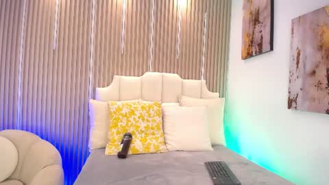 adrianstark_ online show from June 23, 12:53 pm