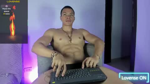 adriel_escalante online show from June 19, 2:39 am