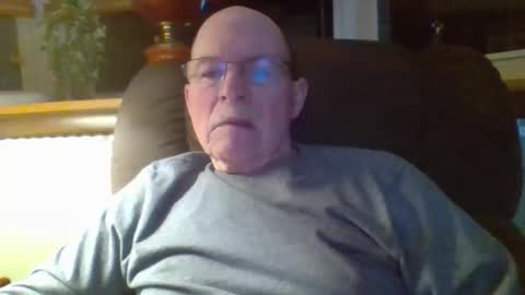 aguynrkfrd online show from February 12, 9:37 am