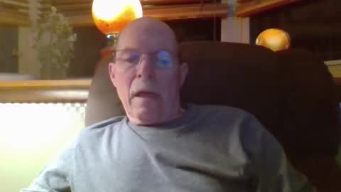 aguynrkfrd online show from February 15, 10:57 am