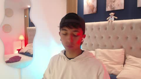 Aiden online show from March 31, 12:51 pm