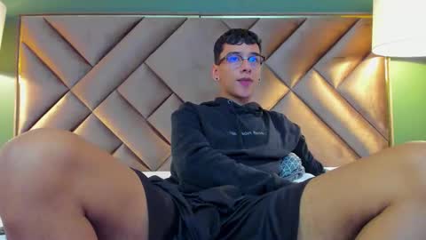 aiden_royce online show from November 14, 7:10 am