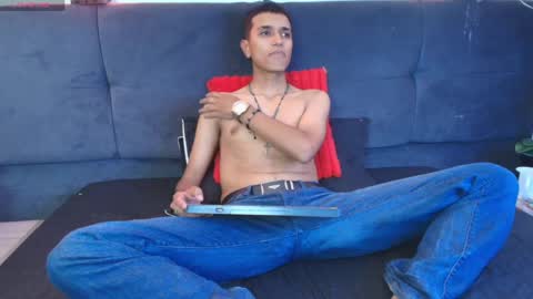 alan_colthon online show from May 24, 3:23 am