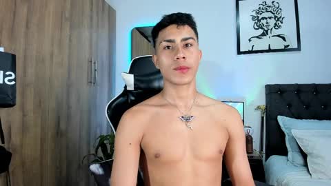 alannaughty_ online show from April 11, 9:40 pm