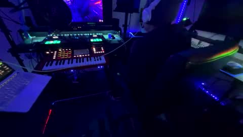 Albinokingcurve online show from April 9, 4:02 pm