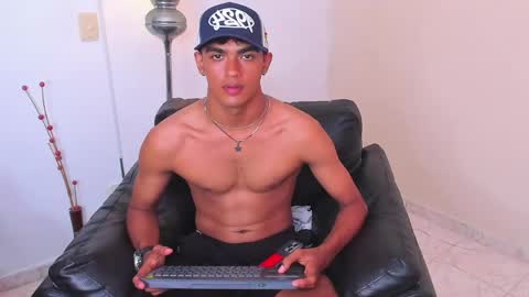 Alejandro williams online show from June 2, 9:27 pm