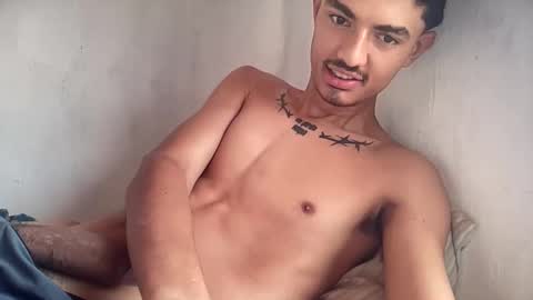 alejoochoa2222 online show from November 25, 2:19 pm