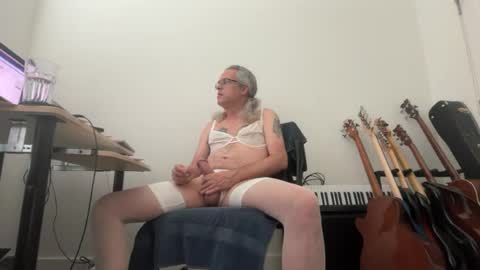 alex_boycd online show from August 6, 5:30 pm
