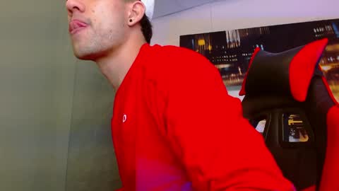 alexgiraldo__ online show from May 23, 12:21 pm