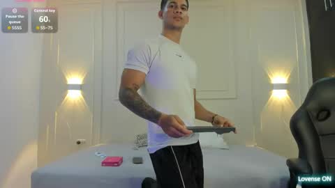 andres_stud online show from May 19, 3:57 am