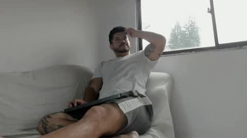 Andres online show from April 15, 8:20 pm