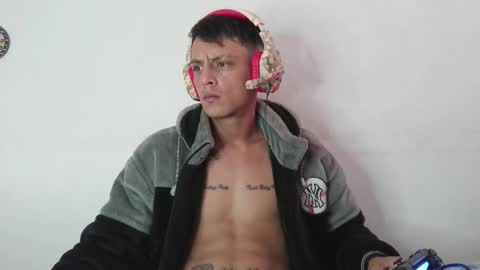 andrew online show from March 10, 2:23 pm