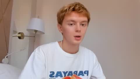 angel_andreww online show from July 7, 12:09 pm