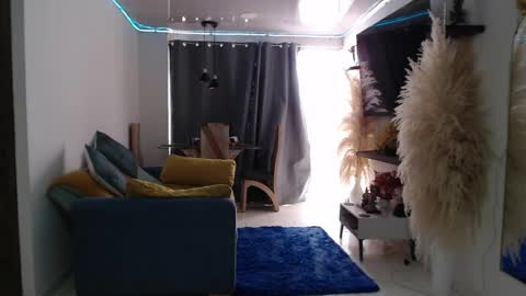 Angel Curl online show from April 10, 8:05 pm