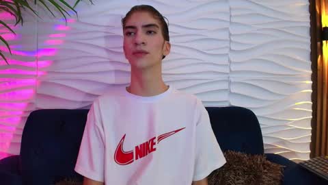 anton__monacu online show from December 22, 11:29 am