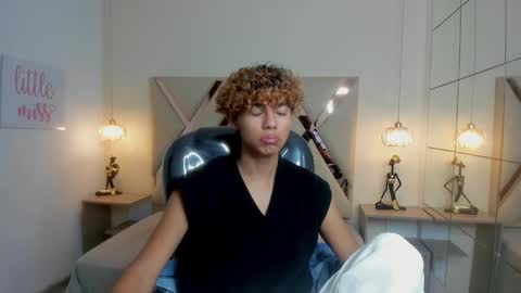 anyelotwink online show from March 13, 9:21 pm