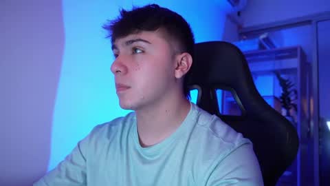 aron__cooper online show from April 14, 1:33 pm