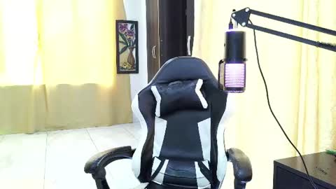 aronmiller online show from July 6, 3:03 pm