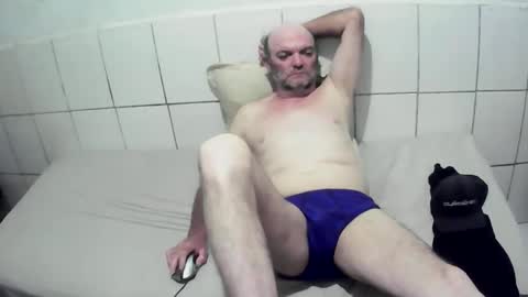 cesar augusto online show from March 11, 1:45 am