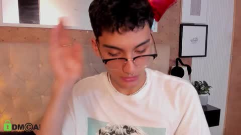 hero and nick online show from February 24, 3:51 am