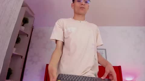 hero and nick online show from February 19, 3:58 am