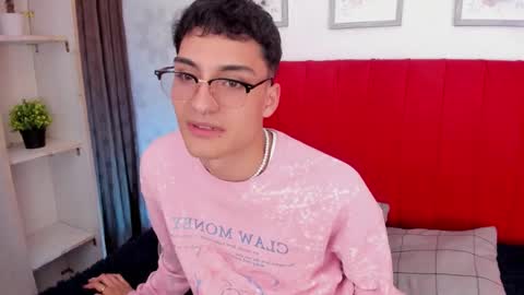 hero and nick online show from February 18, 3:48 am