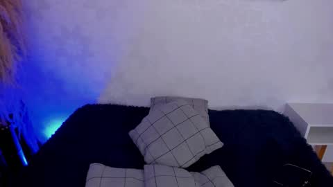 hero and nick online show from February 11, 4:06 am