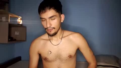 auron_merrow online show from December 5, 5:47 am