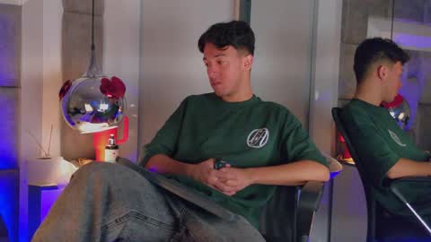 austinreeds online show from April 14, 1:54 pm