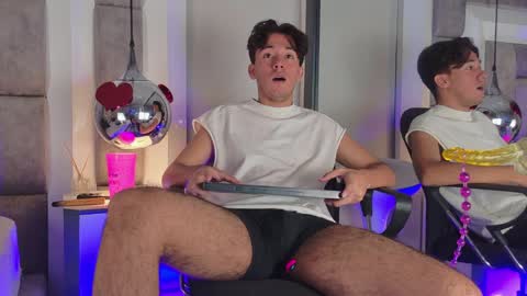 austinreeds online show from April 5, 2:24 pm