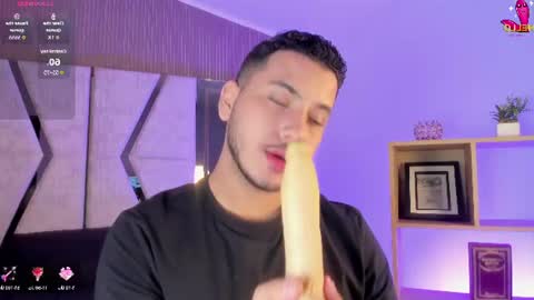 axel_grey_ online show from June 9, 1:13 pm