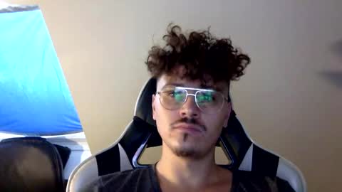 Bastian online show from December 14, 8:13 am