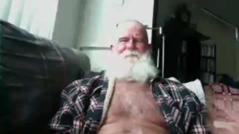beardbushy online show from June 14, 5:15 pm
