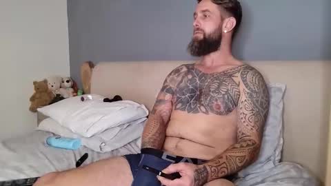 beardedtattedguy online show from October 26, 1:02 pm