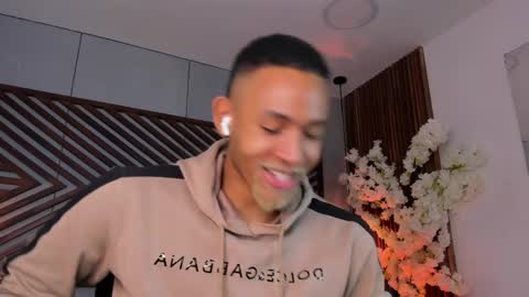 bento_fox online show from April 12, 7:54 am