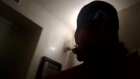 BigdickIsaac520 online show from May 19, 3:13 am
