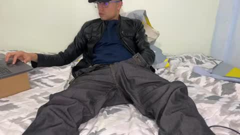 billy_magteo online show from August 9, 3:23 am