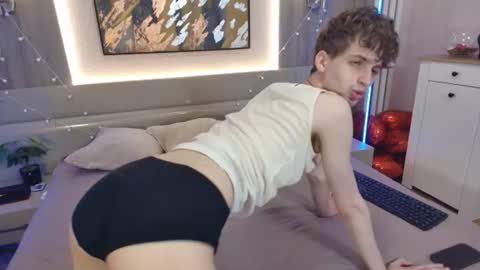Bimbo boy online show from June 27, 2:01 pm