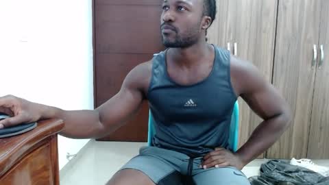 Twtter 1MikeBeckford            Onlyfns beckfordmike online show from May 19, 3:35 am